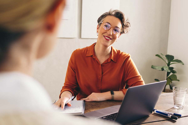 Vorstellungsgespräch im Büromanagement