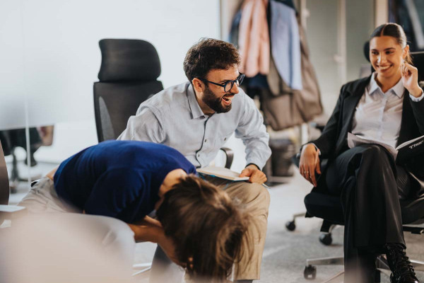 Die besten Büro Streiche: Kreative Ideen für mehr Spaß am Arbeitsplatz
